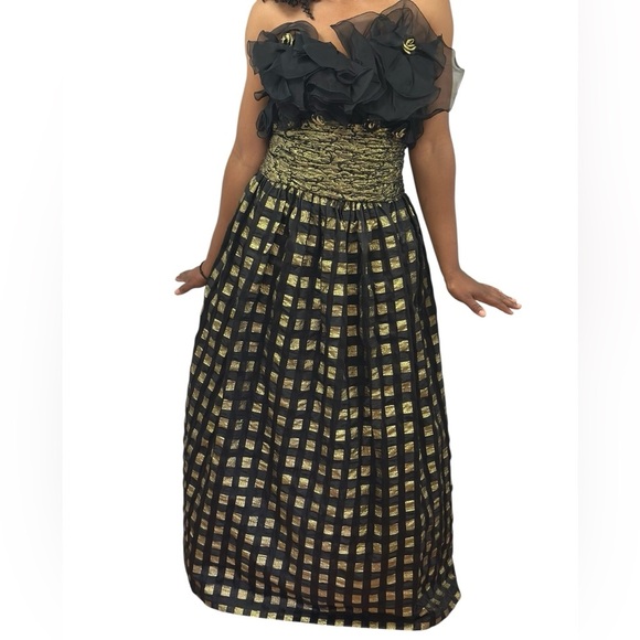 RARE Vintage Eugene Alexander  Black and Gold Gown - Picture 1 of 16